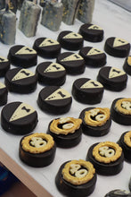 Load image into Gallery viewer, Basic Party Package. Rice Krispies, Choco Berries, Pretzels, Oreos - La Petite
