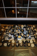 Load image into Gallery viewer, Basic Party Package. Rice Krispies, Choco Berries, Pretzels, Oreos - La Petite